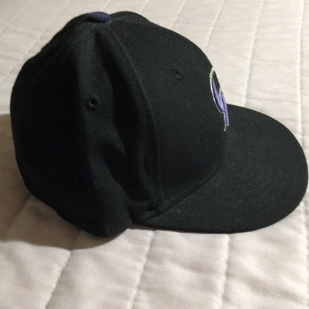 Hat - Picture 2 of 4